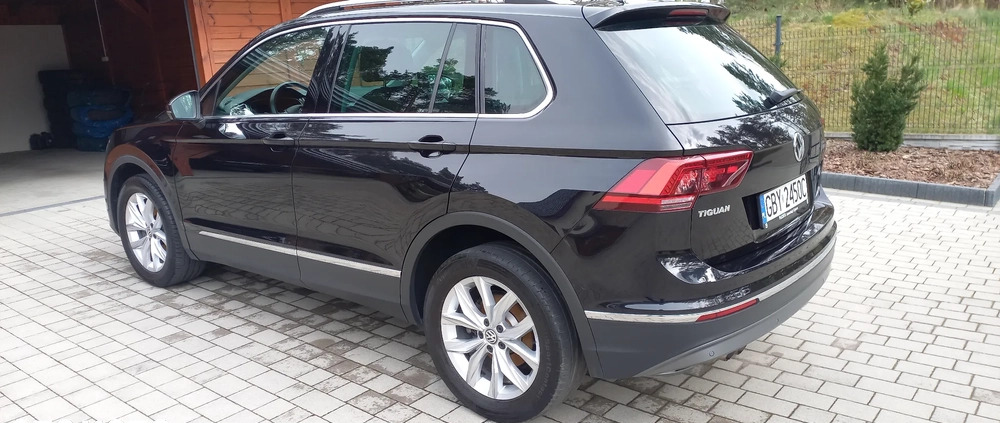 Volkswagen Tiguan cena 102000 przebieg: 120000, rok produkcji 2018 z Bytów małe 92